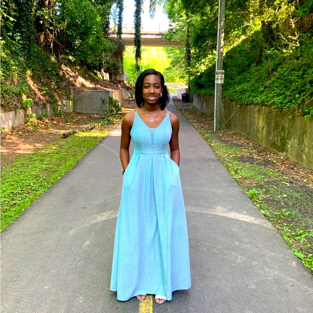 Gorgeous Shimmering Blue Prom/Wedding/Formal Dress W/Pockets Sz3